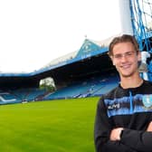 Josh Render has signed a new deal at Sheffield Wednesday. (via swfc.co.uk)
