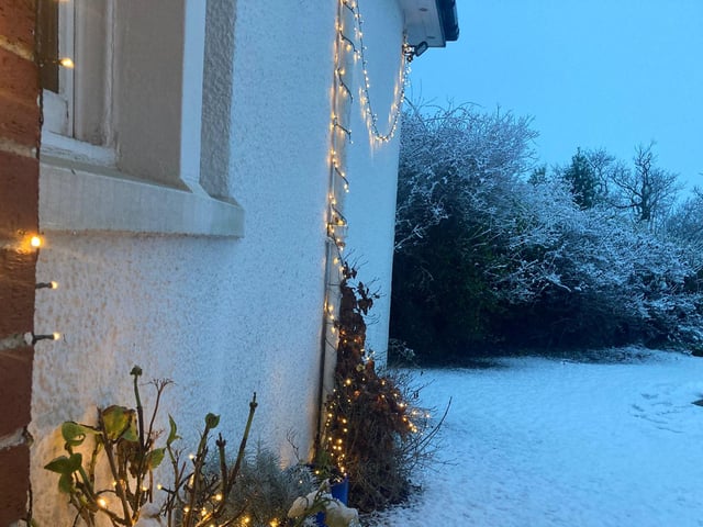 Christmas may be over - but it certainly doesn't look like it! This house in East Renfrewshire looks very festive in the snow.