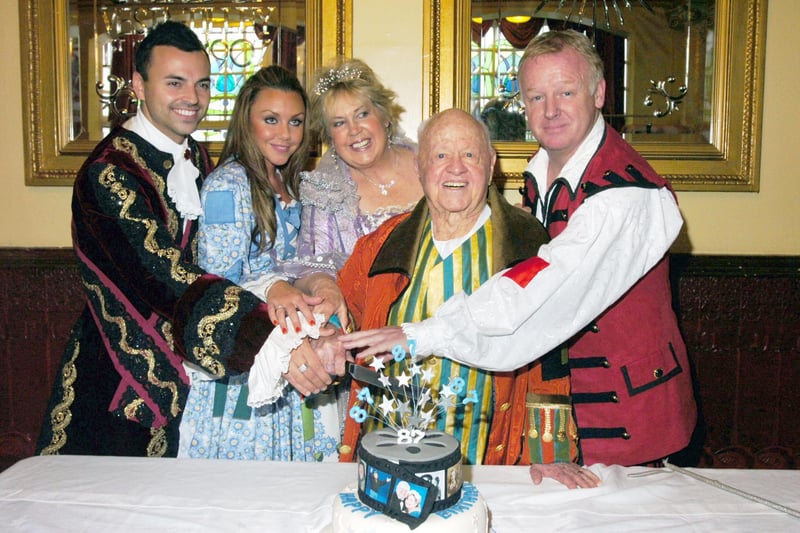 The stars of the 2007 pantomime included Mickey Rooney and his wife Jan. Also on stage were Les Dennis, Michelle Heaton and Andy Scott Lee. Did you go to see the show?