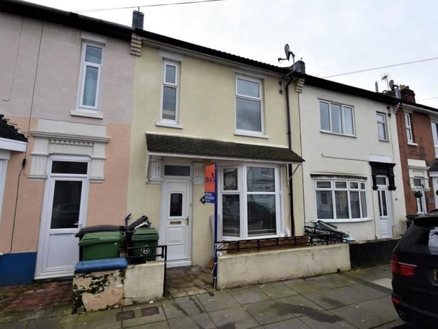 This 3-bedroom terraced house deceives on the outside. It's up for £210,000. View it here: https://bit.ly/3dOfoK3