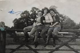 Lily Brandreth (middle) with Women’s Land Army colleagues.