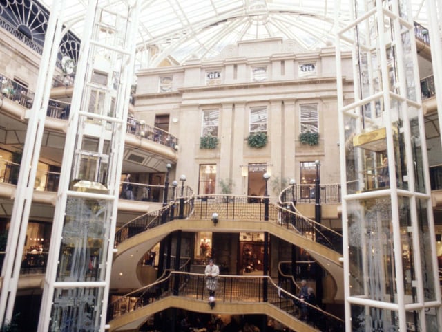 Interior of Princes Square shopping centre in Glasgow, August 1990.