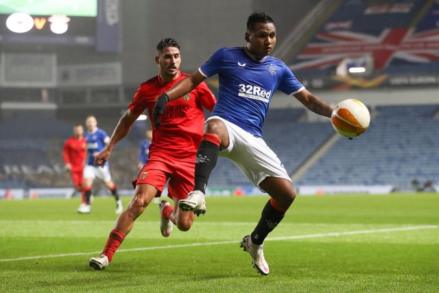 This new Morelos, more withdrawn from goalscoring areas and holding up play is still capable of giving more. Hold up play was good and very unselfish with distribution but needs more from his movement to get between support positions and scoring ones. Close with second half blast off bar.