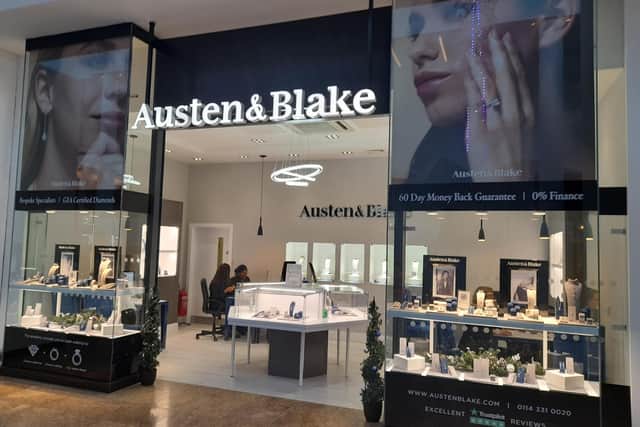 Diamond jewellery specialists Austen & Blake have opened a brand-new store in Meadowhall