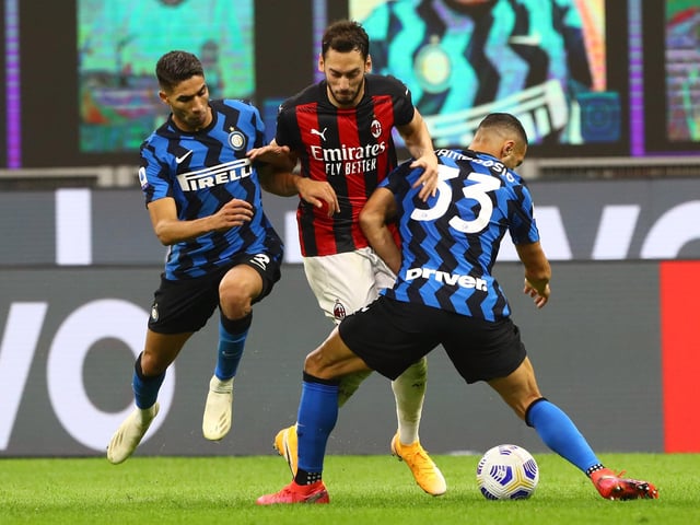 Manchester United have been linked with AC Milan star Hakan Calhanoglu with reports suggesting that the Red Devils are favorites to sign him on a free transfer next summer. (Sport Bild)