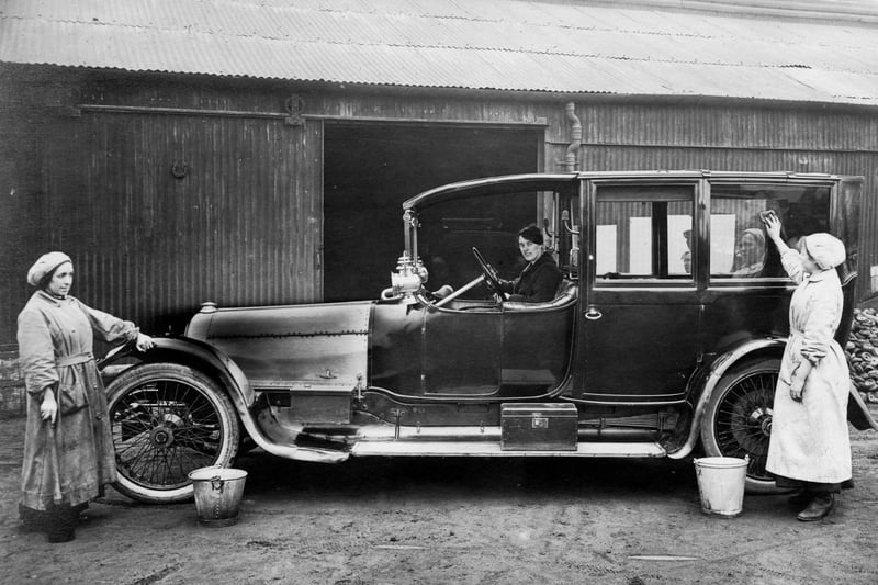 Sheffield's Simplex Motor Works Ltd, c 1920 (Picture Sheffield ref no S02096)