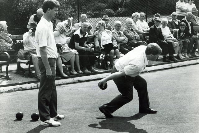 A traditional park activity - the Sheffield Men's Open Bowling Handicap final at Hillsborough Park, 1987