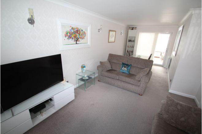 The house has a large lounge dining room with ample space for both lounge and dining furniture. It also has a sunroom, a lovely additional space which gives access to the back garden. https://www.purplebricks.co.uk/property-for-sale/3-bedroom-detached-house-sheffield-1164746