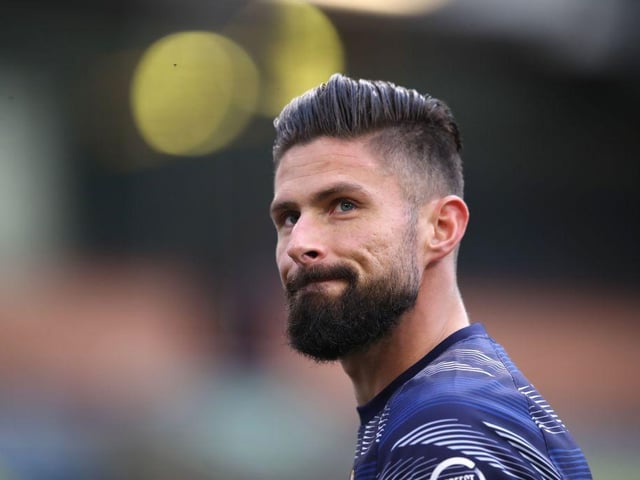 Spurs and West Ham are considering a move for Chelsea striker Olivier Giroud as the Frenchman prepares to leave Stamford Bridge in January. (Calciomercato via TalkSPORT)