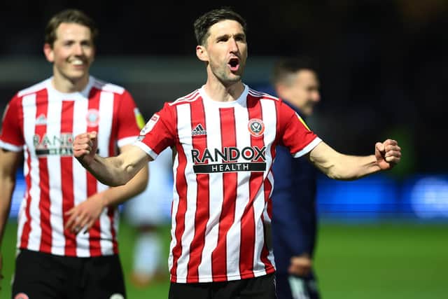 Chris Basham is staying with Sheffield United for another two years: David Klein / Sportimage
