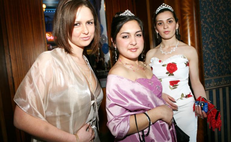 Girls enjoying the Danum prom in 2007.