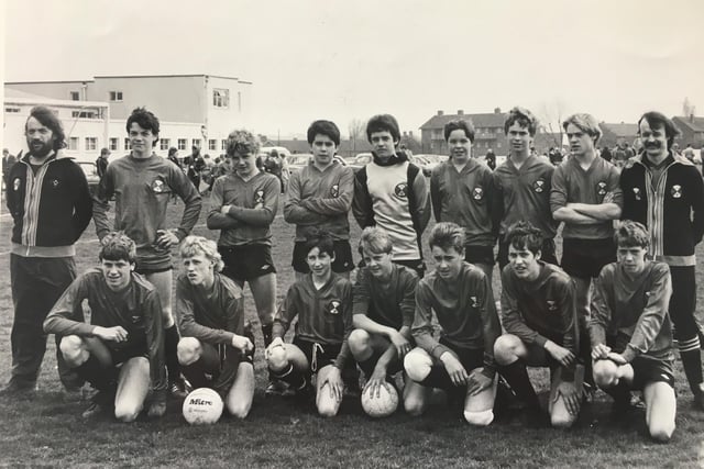 Junior Blades line up before a match in 1985