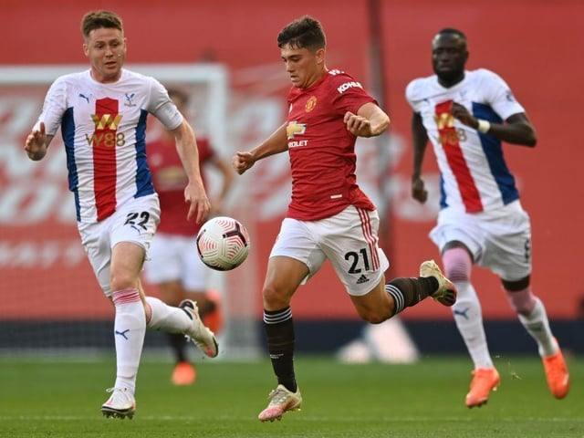 Leeds United have tabled a loan offer for Daniel James, however the winger has told Manchester United he wants to stay and fight for his place. (Sky Sports)