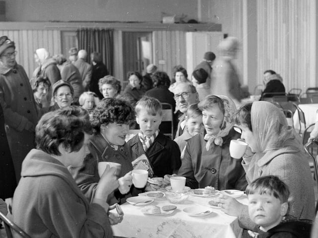 Kaimes Club coffee morning in Burdiehouse Town Hall, 1963.