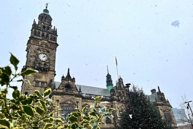 Sheffield city centre, Town Hall and Christmas markets looked like Christmas card scenes in the snow brought by Storm Arwen. Sheffield Council said it is well prepared to tackle such conditions.