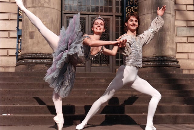 Ballet dancers outside City Hall, Barkers Pool, March 1985