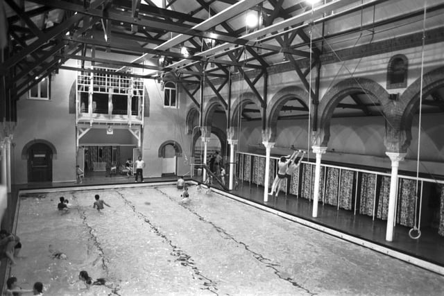 People swimming at Drumsheugh public baths in Edinburgh, newly-renovated in January 1982