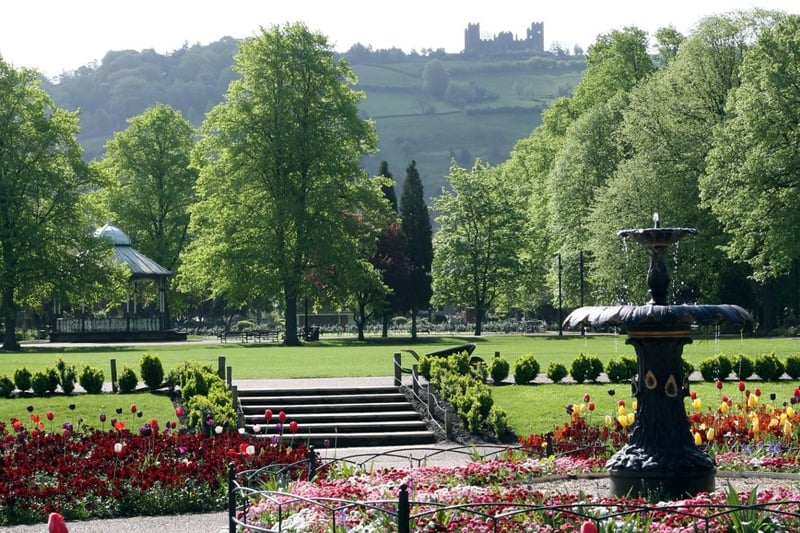Located right in the middle of town, this popular riverside park has a playground, a cafe and a pond. Visitors can see Riber Castle on the horizon.