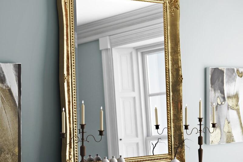 Create a focal point to your room by adding an antique style mirror. It will not only increase light to the room but will also add some of the depth and richness required for Regencycore decor, the larger the better.