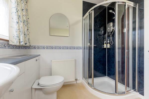 Bathroom 1.
