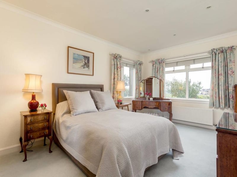 Ground floor bedroom.