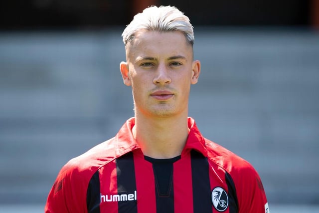Freiburg have slapped an £18.5m price tag on Leeds United and Tottenham Hotspur target Robin Koch. Napoli and Borussia Dortmund are also keen. (Area Napoli)
