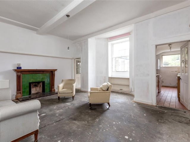 Sitting / dining room.