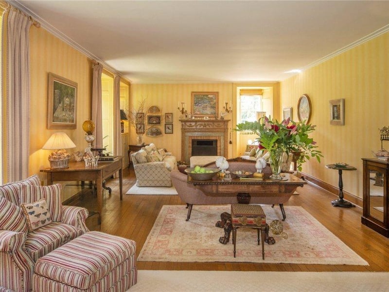 Drawing room.