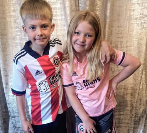 16 photos of Sheffield United Kids in Kits.