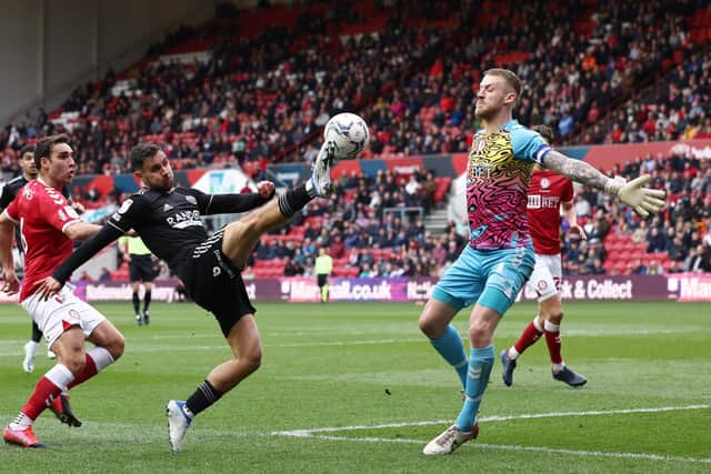 George Baldock of Sheffield United attempts to get past Daniel Bentley of Bristol City: Darren Staples / Sportimage
