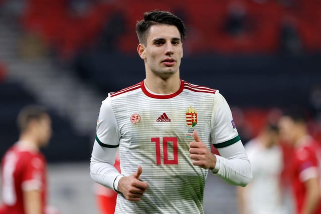 Mikel Arteta’s Gunners are looking at signing RB Salzburg midfielder Dominik Szoboszlai and loaning him straight back to the Austrian club. (Football Insider)