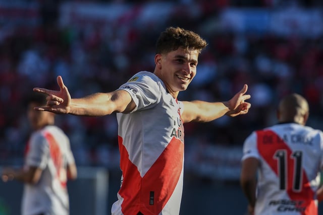 Tottenham and Aston Villa have been handed a boost in their pursuit of River Plate's Julian Alvarez, with the 21-year-old unlikely to sign a new contract with his current club. Villa had previously identified the Argentine as Jack Grealish's replacement. (HITC)