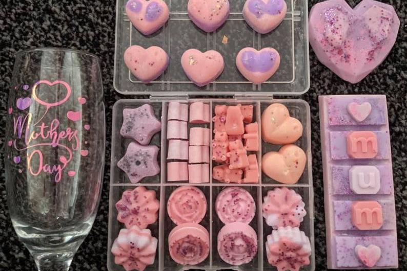 ScentIMeltz sell hand made and hand poured soy wax melts. This set of wax melts is so pretty!