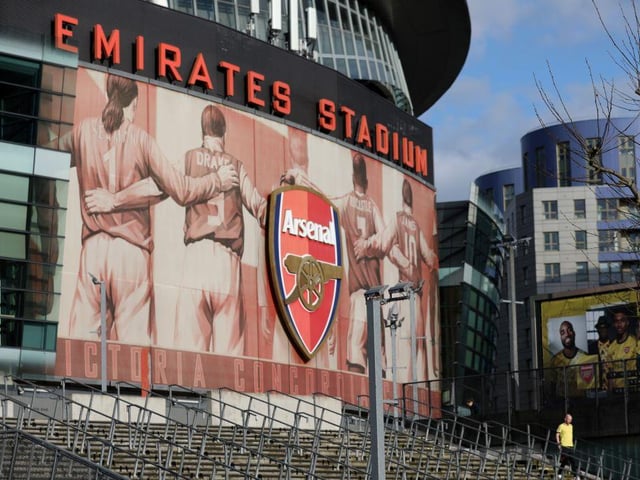 Arsenal have held talks with Hammarby over a deal to sign 16-year-old forward Emil Roback, who is also attracting interest from Bayern Munich. (Daily Mail)