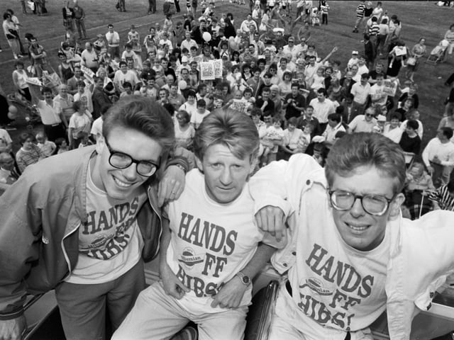 The Leith Festival was attended by key supporters of the 'Hand Off Hibs' campaign. Proclaimers Craig Reid and Charlie Reid on the open top bus with footballer Gordon Strachan.