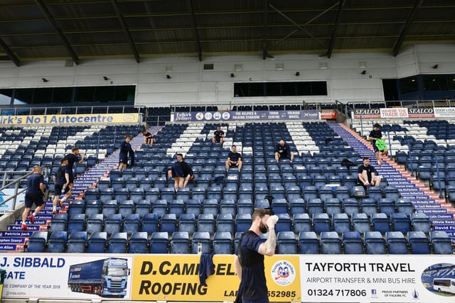 24-08-2020. Picture Michael Gillen. FALKIRK. Day 154 of UK wide coronavirus lockdown. Day 46 of Phase Three of lockdown easing in Scotland. FALKIRK. Falkirk Stadium. Falkirk FC back for first-day pre-season training for SPFL League One season 2020 - 2021. Players social distancing in the main stand.