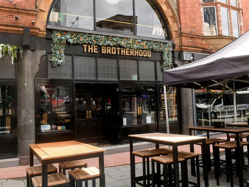 Spread across two levels, this dedicated sports bar offers a premium viewing experience with individual screen options and comfortable seating. Guests can order high-quality food and drinks directly to their tables between sets 🎾 54 New Briggate, Leeds LS1 6NU