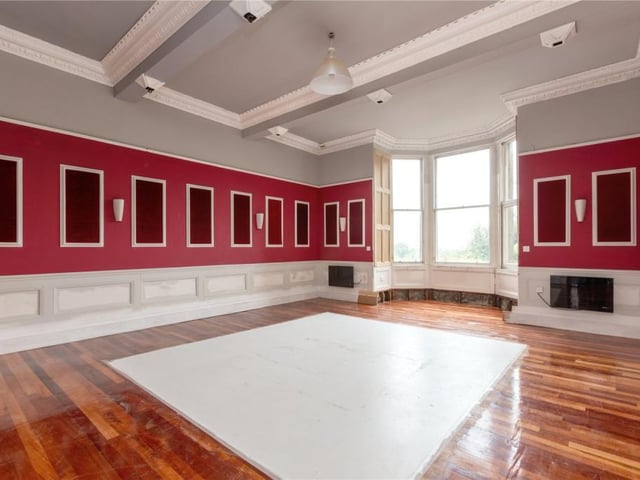 Sitting room.