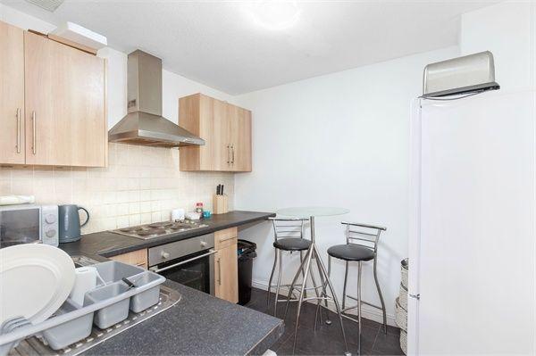 This property is located on Candlemakers Lane, Loch Street, Aberdeen AB25, and has a current guide price of £47,000. It was first listed at £75,000 and was last reduced in price on 1 October 2020. Property agent: Express Estate Agency. bit.ly/2I7SiDD