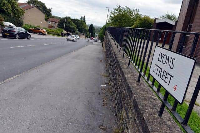 Stab victim remains in hospital after knife attack in Sheffield street