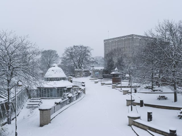 Odds: 6/1. Implied chance of snow on Christmas Day: 14.30%