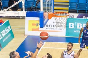 Mike Tuck has signed on for another year at Sheffield Sharks.
