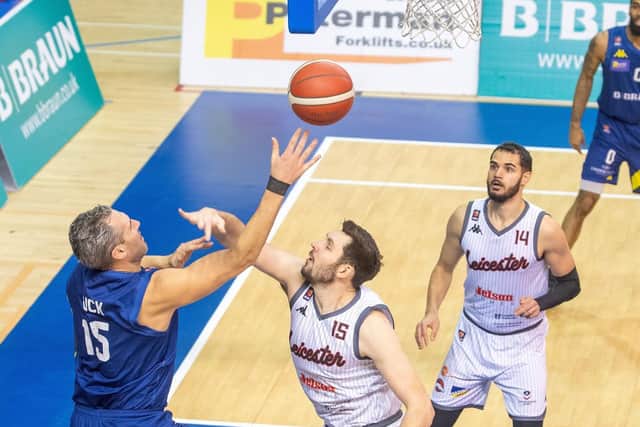 Mike Tuck has signed on for another year at Sheffield Sharks.