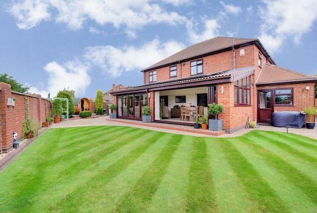 Viewed 917 times in the last 30 days, this four bedroom house has bi-fold doors and a large open plan kitchen living area. Marketed by EweMove Sales & Lettings, 01623 355636.