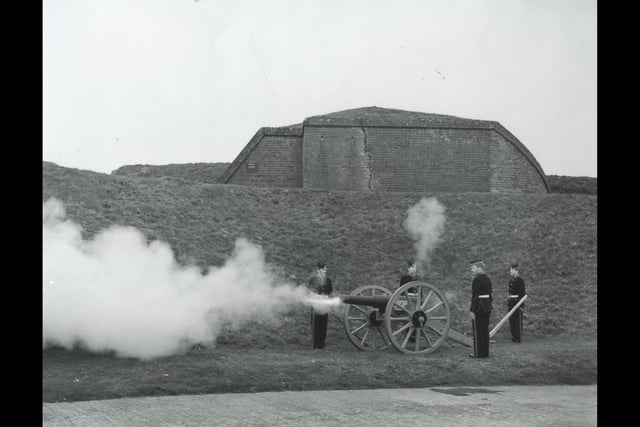 Portsdown Artillery Volunteers fire a 16-pounder Victorian field gun at Fort Nelson in October 1995. The News PP4678