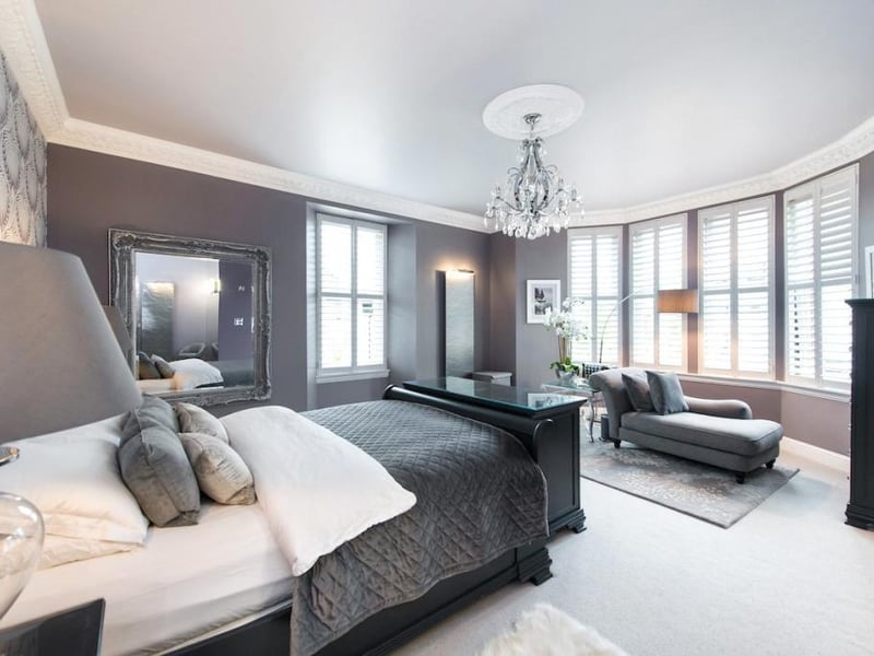 Principal bedroom.