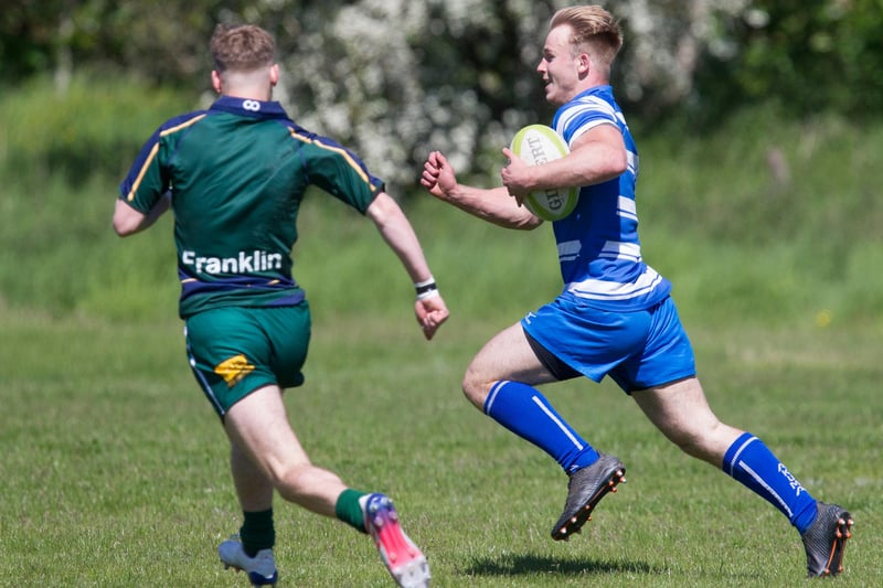 Mason Cullen on the run for Jed Thistle playing against Hawick