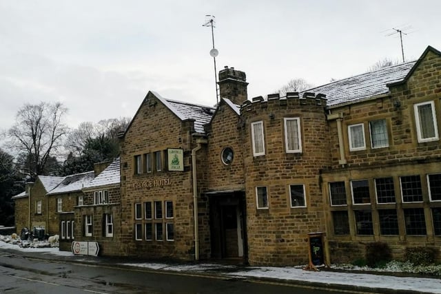The George, Castle Street, Castleton, Hope Valley, S33 8WG. Rating: 4.5/5 (based on 915 Google Reviews). "Fab pizza from there, plus there's a lovely atmosphere."