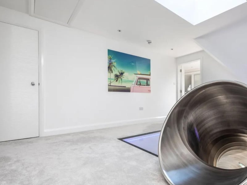 This home comes with 9 bedrooms, 8 bathrooms, 6 reception rooms and a bedroom annex.