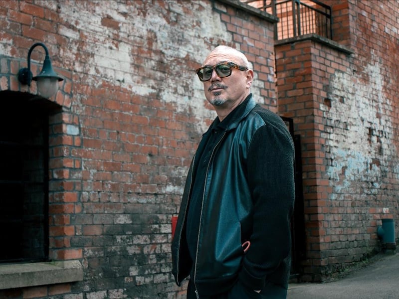 The former Fun Lovin' Criminal and 6 Music staple plays two intimate headline shows in Hyde Park featuring special guest Our Man In The Field. 🎟️ Brudenell Social Club